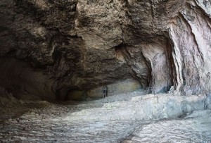 BoRa w jaskini